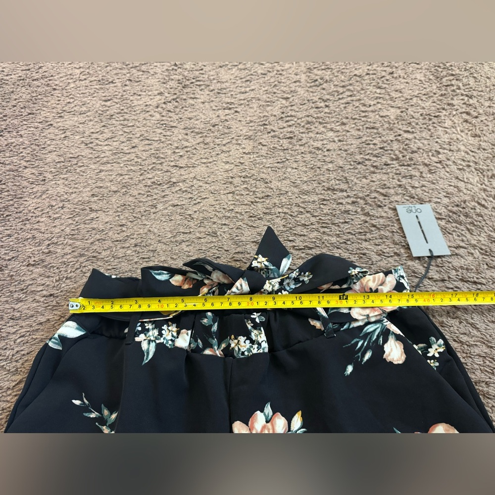 2 FOR $20 One by Chapter Pants Black Floral Belted Crop High Rise Trouser S NEW - Picture 4 of 9